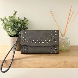 (SOLD) - Grey Bedazzled Clutch